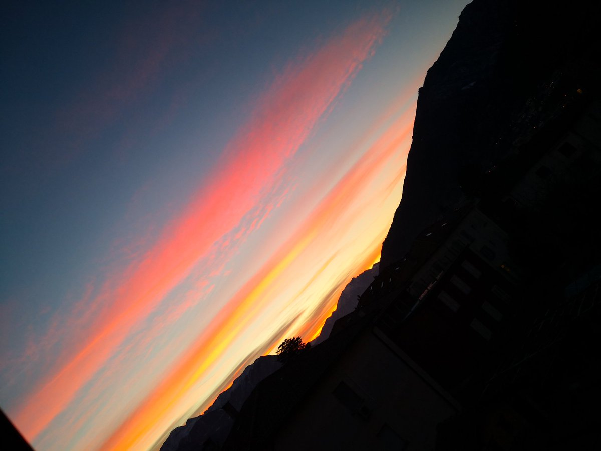 Re_Lalla's tweet photo. Buona serata #arzilli https://t.co/fx28M5zxqK