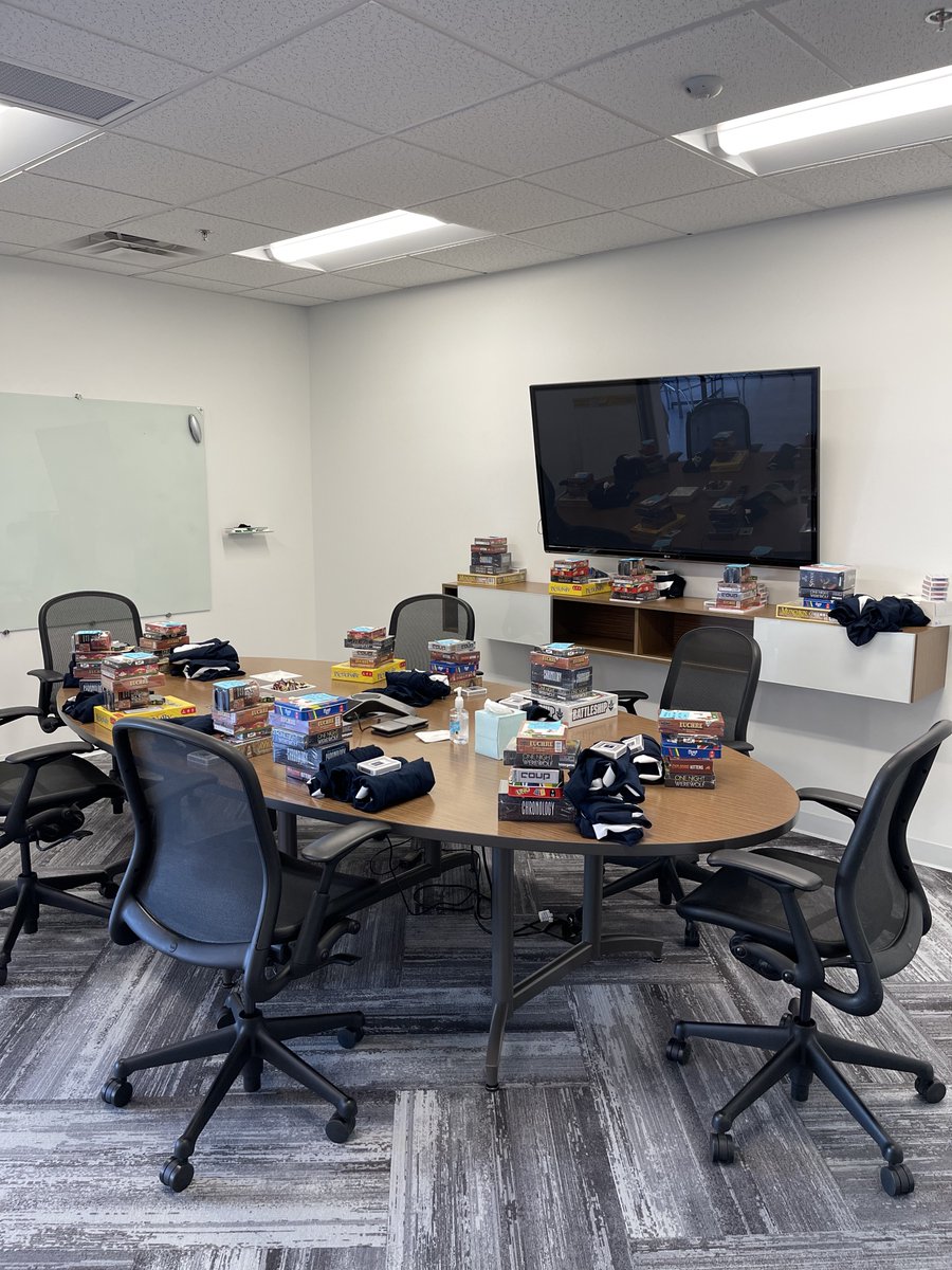 It's day 12 of our 12 days of Counterpart Christmas! We are wrapping up (pun intended) Christmas gifts to be sent out to our clients &amp; Friends 🎁 Your support means the world to us. We truly appreciate your business &amp; look forward to new &amp; continued relationships in the new year!