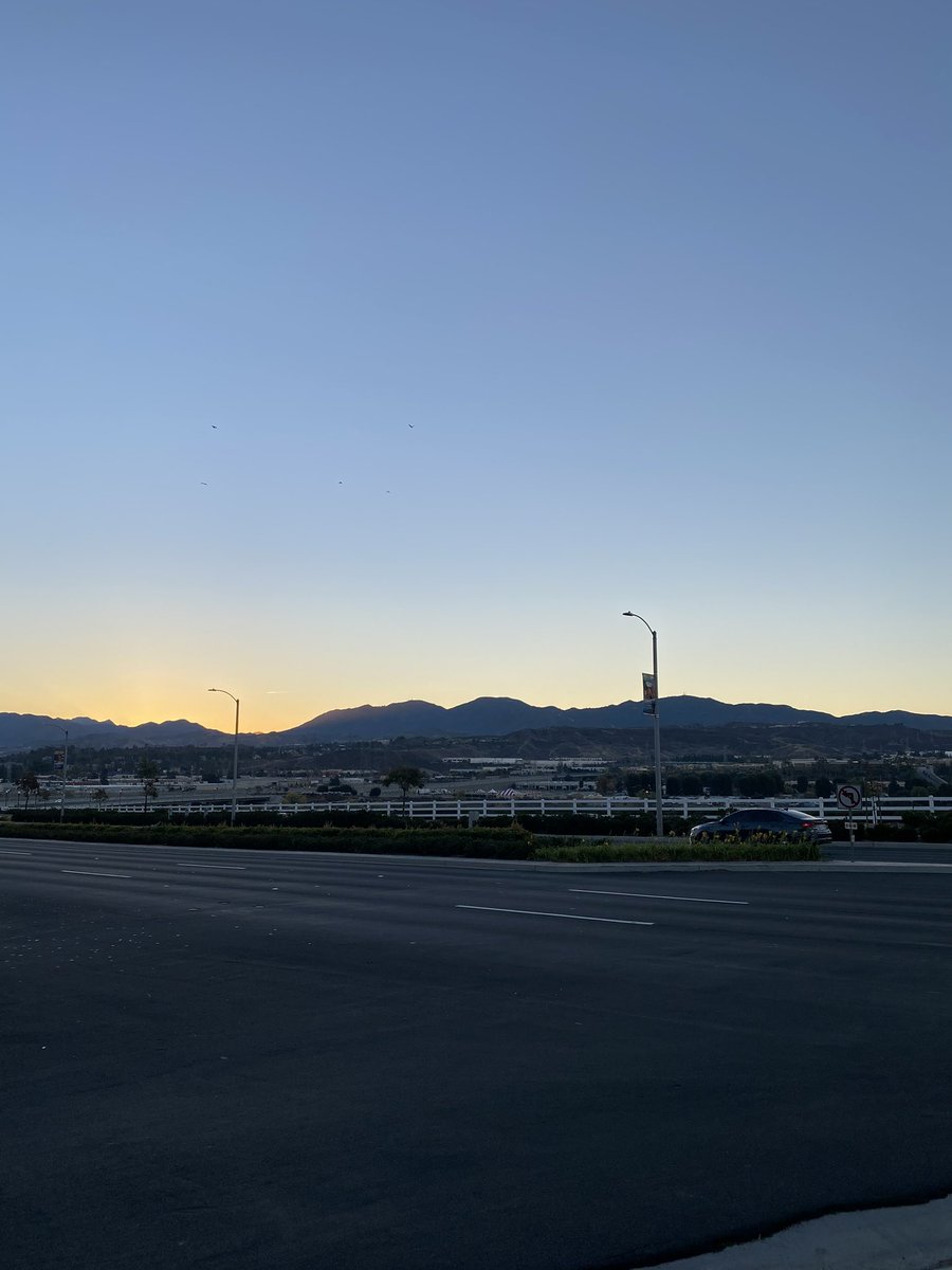 RunSCMarathon's tweet photo. “I didn’t anticipate how hard it would be to stop halfway through and try to talk when it’s 35 degrees outside. 3 miles down!”

Here’s a pic of the sunrise over Canyon Country 😎 https://t.co/vJKCMSHuwG