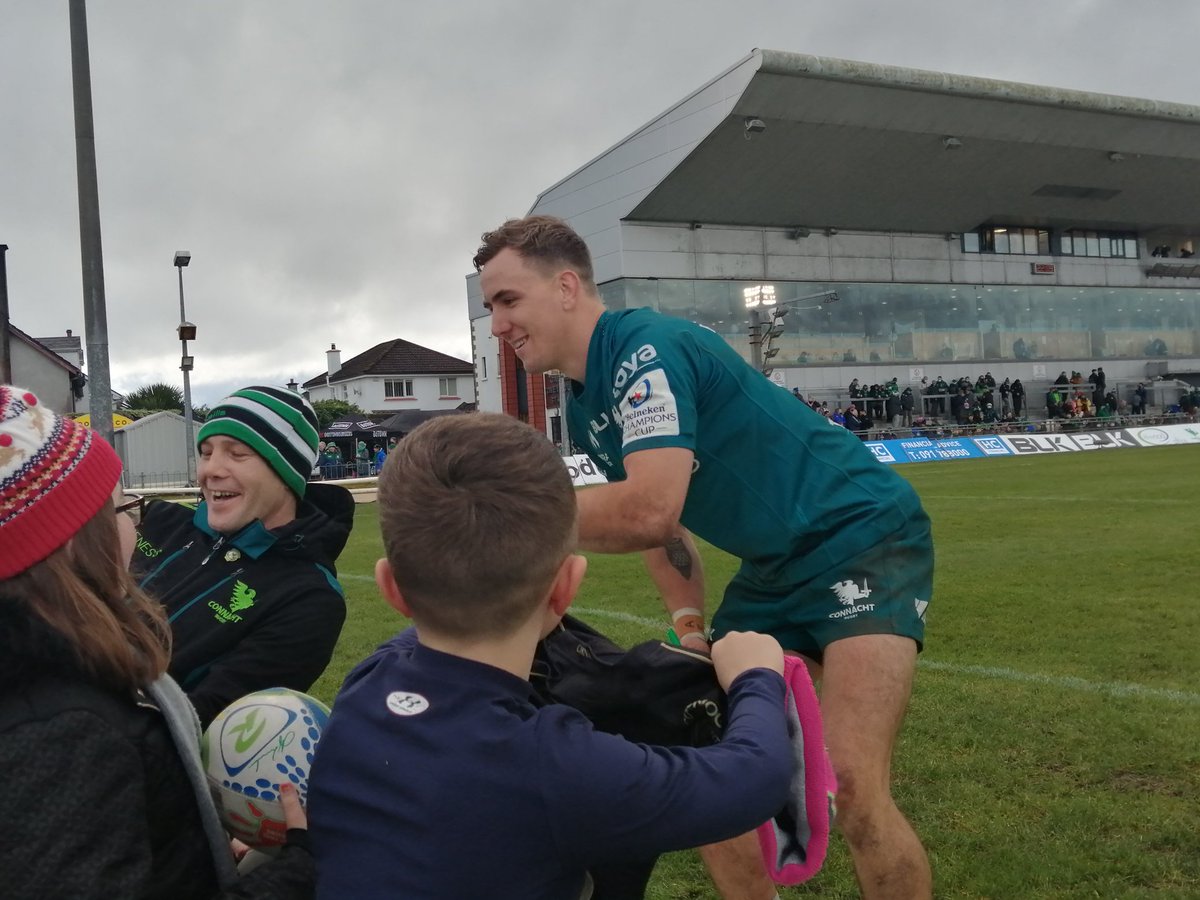 stagedreaction's tweet photo. Special thanks also to try-scoring @JohnPorch_ who hung around after the match making sure every kid got looked after. Young lad here home with his jersey signed, a photo, and a smile that won't come off his face any time soon. @connachtrugby #CONvSFP #ChampionsCup https://t.co/1kiSgIR0F9