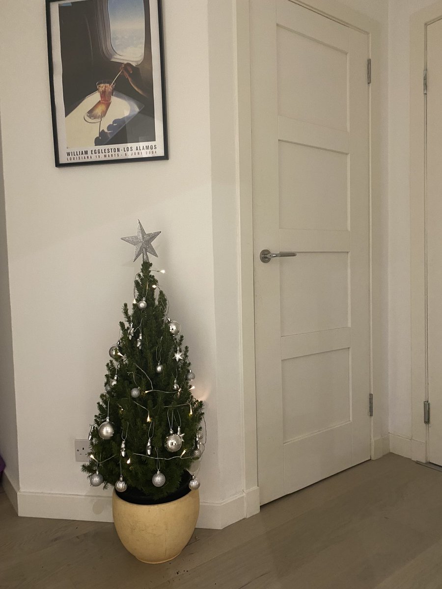 weevic18's tweet image. Gone Festive Crazy with the tree this year!! #sizeisnteverything #smallisbeautiful