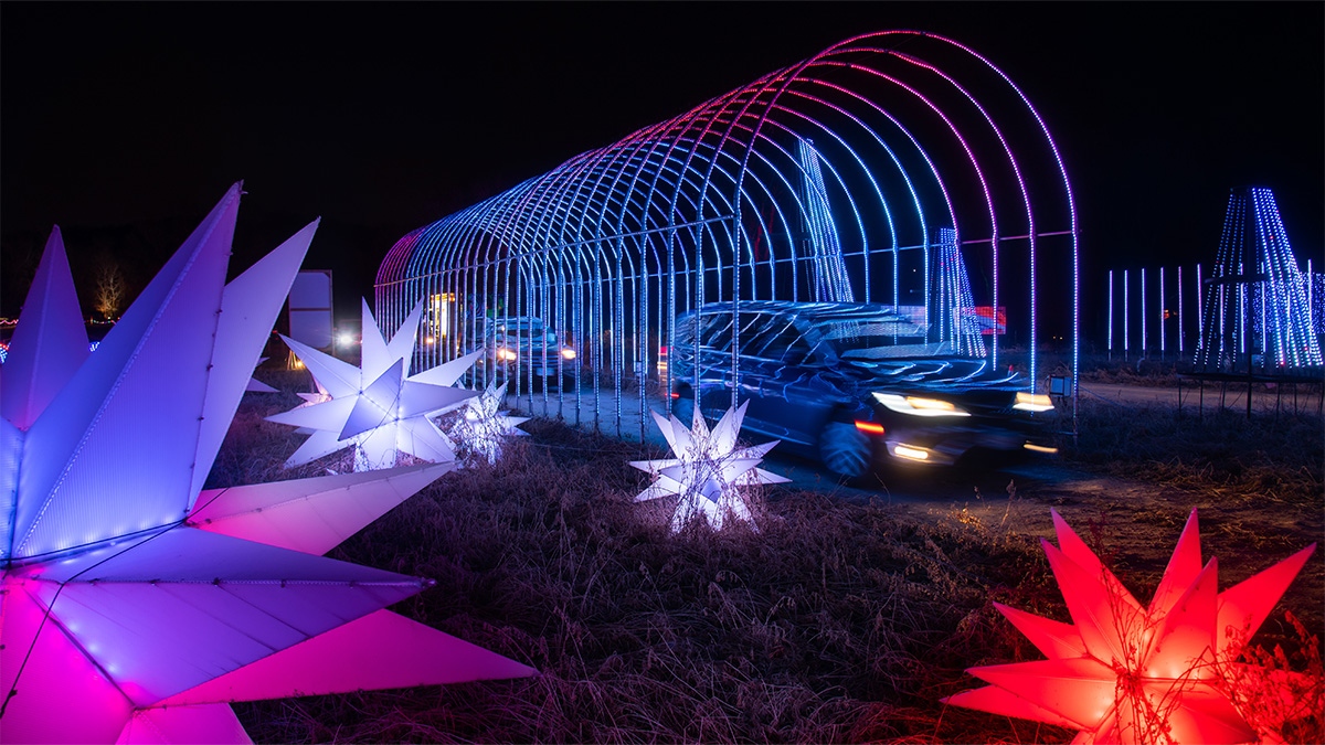 SeversFallFest's tweet photo. Haven't had a chance to visit Sever's Holiday Lights presented by T-Mobile yet? Learn more about our amazing music and lights spectacular and purchase tickets at https://t.co/OPvp3FUaqM. #HolidayLightShow #Tmobile #Severs https://t.co/LLU9kcFYcl