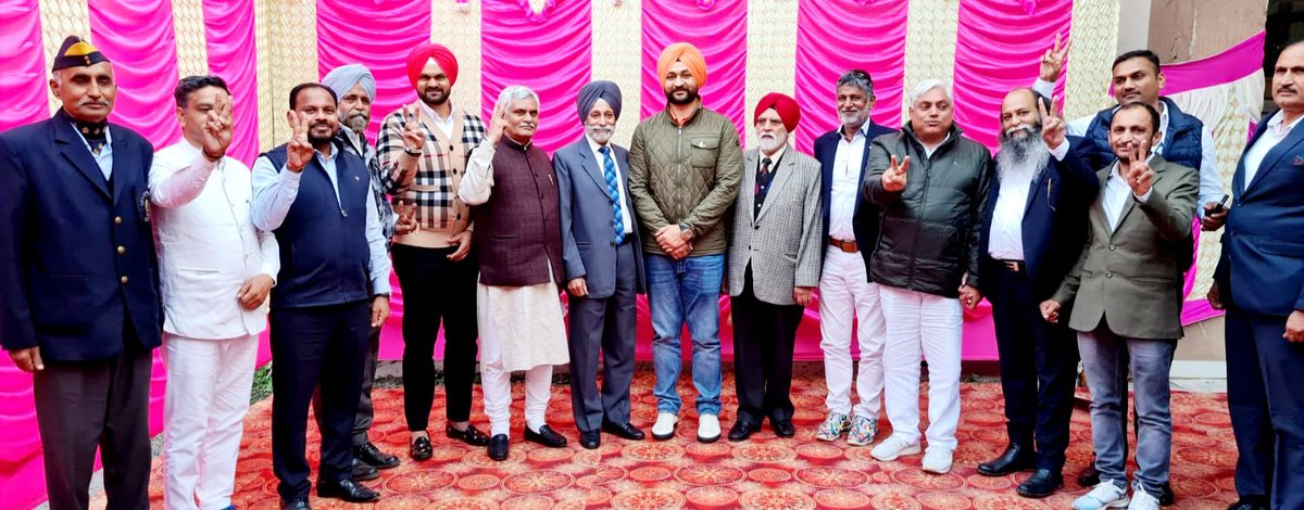 flickersingh's tweet photo. आप सब के आशीर्वाद से आज मुझे निर्विरोध हरियाणा ओलंपिक संघ का अध्यक्ष चुना गया। मैं माननीय मुख्यमंत्री श्री @mlkhattar जी एवं उन सभी लोगों का तहे दिल से शुक्रगुजार हूं। जिन्होंने मुझ पर विश्वास जताया। सभी का दिल से आभार।🙏 https://t.co/qqwnnWkc4L