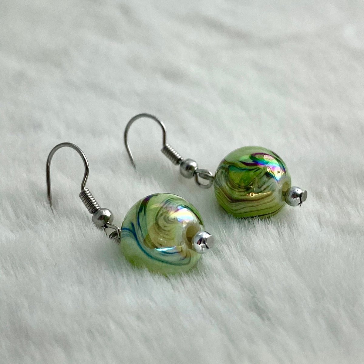 monalaina's tweet photo. Green Swirl Beaded Earrings, Abstract Art Earrings, Handmade Earrings, Multicolor Small Earrings, Green Jewelry, S111 https://t.co/cqInfl8tNc #EtsyShop #Earrings #Handmade #EtsyJewelry #Jewelry #SmallBusiness #GiftforHer #SwirlDesign https://t.co/OQpVoYBJKo