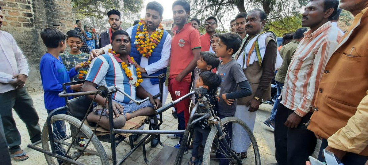 VeeruBhaiya4bjp's tweet photo. आज 12 दिसंबर को बबीना विधानसभा के चिरगांव ब्लॉक के ग्राम जरयाई में ग्रामवासियों ने भव्य स्वागत किया व उनका आशीर्वाद प्राप्त हुआ।

 *वीरेंद्र प्रताप सिंह "वीरू भैया"*
 *222 बबीना विधानसभा झांसी*
#veerubhaiya #teamveerubhaiya #AkhileshYadav #SamajwadiParty 
#लक्ष्य2022 https://t.co/UMO9FhQQdJ