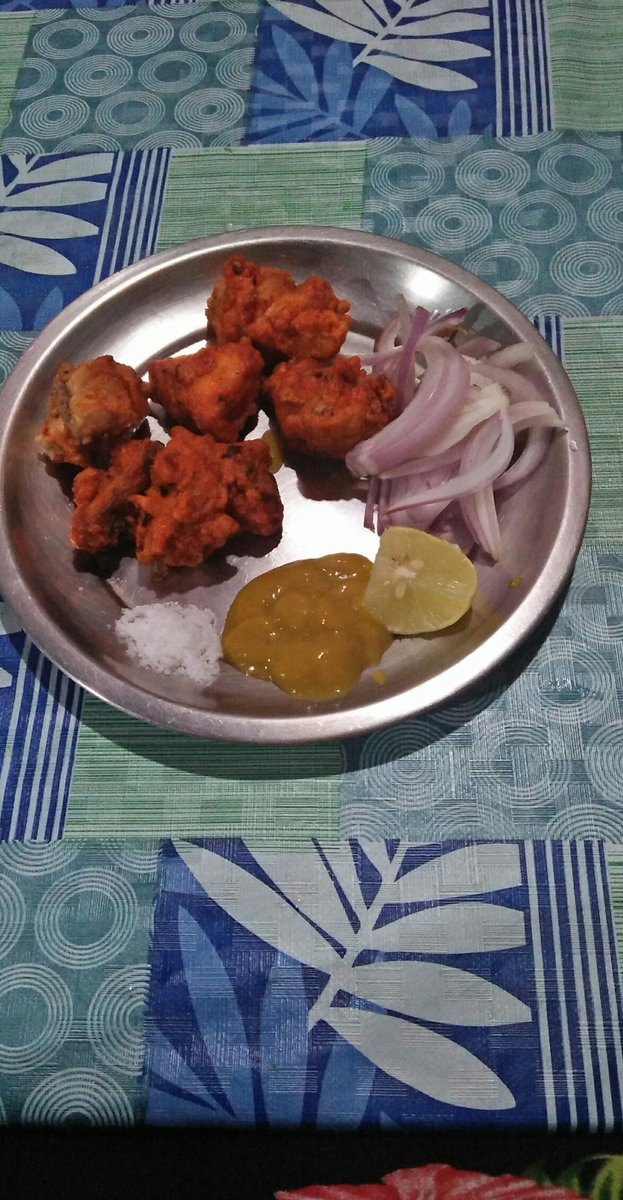 Truptim15397347's tweet photo. Chicken pakoda 
#GoodEvening 
😋😋😋😋😋 https://t.co/OUqLDZ9KnM