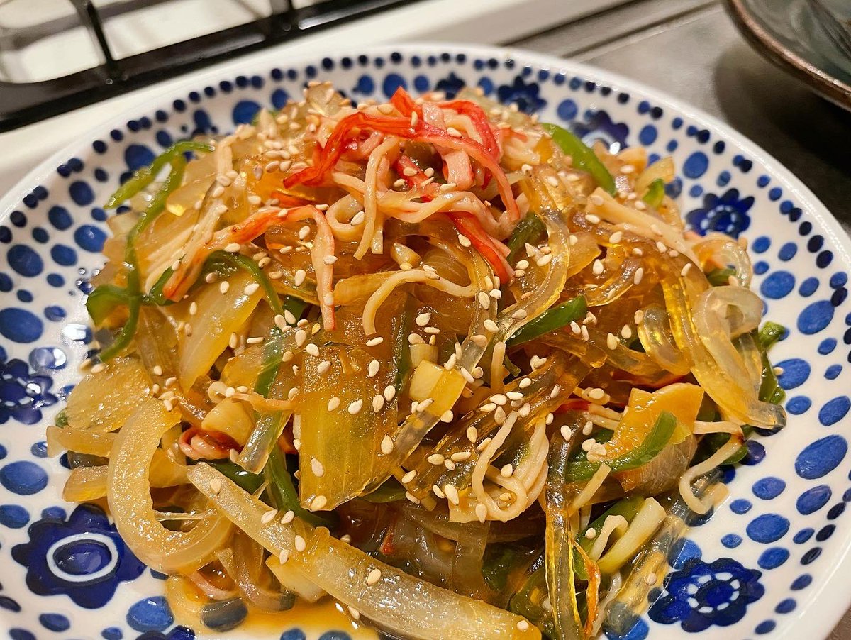 ha87prv's tweet photo. #葛切りチャプチェ
#ポテサラコロッケ
#豆腐としめじと卵の味噌汁
#晩ごはん

.

#料理 #私料理 #手料理 #自炊 #料理記録 #ごはん記録 #オリジナルレシピ #レシピ記録 #定食記録 #おうちごはん #おうち時間 #おうち居酒屋 #ディナー #晩酌 #おつまみ #つまみ飯 #料理好きな人と繋がりたい https://t.co/wS95B5QvKk