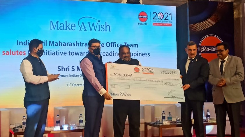 MAWIndia's tweet photo. @MAWIndia sincerely thanks @IndianOilcl chairman Mr. Shrikant Vaidya @ChairmanIOCL and the employees of @IOC_Maharashtra for their generous support to fulfill wishes of children diagnosed with a critical illness. #MakeAWish #MakeAWishFoundation #CSR https://t.co/0SjQmNdHMB