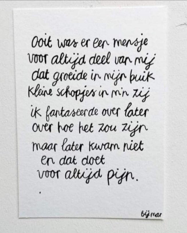 W E R E L D L I C H T J E S D A G

Op de 2-de zondag in december steken mensen, overal ter wereld, om 19.00 uur ‘s avonds kaarsjes aan ter nagedachtenis aan, op welke wijze dan ook, overleden kinderen. Doe je mee?

#wereldlichtjesdag #herdenken #vlinderkindjes 
@bij_mar