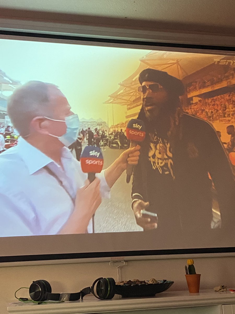Jasonello's tweet photo. @usainbolt @henrygayle big up 🇯🇲🇯🇲🇯🇲🇨🇦🇨🇦🇨🇦🔥🔥🔥🔥🔥🔥 https://t.co/KedFKYmFbD