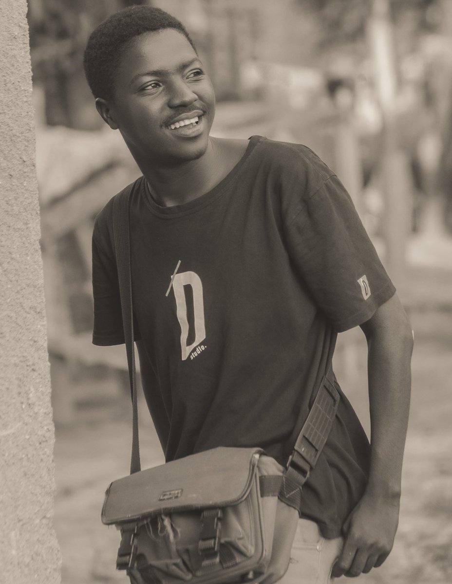 444holywitch's tweet photo. Anza ulipo, tumia ulichonacho...fanya unachokiweza.
#PotraitPhotographer https://t.co/ixybLryMKa