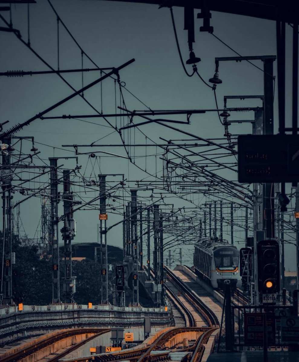 ltmhyd's tweet photo. Life is like a train track, full of possibilities and happiness!
What an incredible capture by Santhosh Mirchi! Keep clicking and sharing with us.
#CapturedOnmetro #CaptureMetro #HyderabadMetro
#ManaMetro https://t.co/ExdCfiEPsy