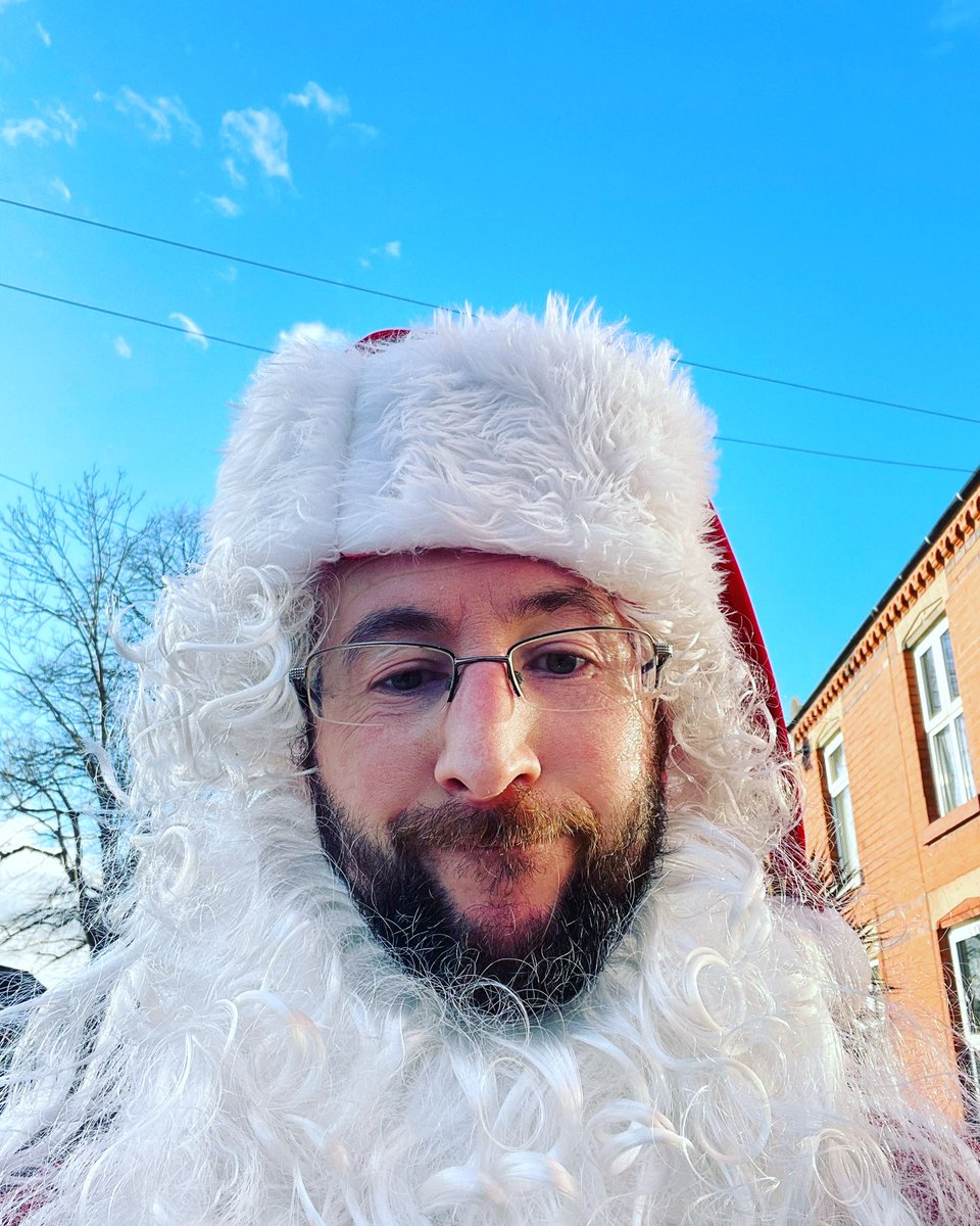 lucky_legs_runs's tweet photo. Bit warm today in the suit, big thank you to those that beeped, waved and stopped to take pictures. Really appreciate the support 👍
@The_ECF @mssocietyuk
https://t.co/ZE0gJMu7EP
#Stockportrunningsanta #runvent https://t.co/mkPajIfjvb