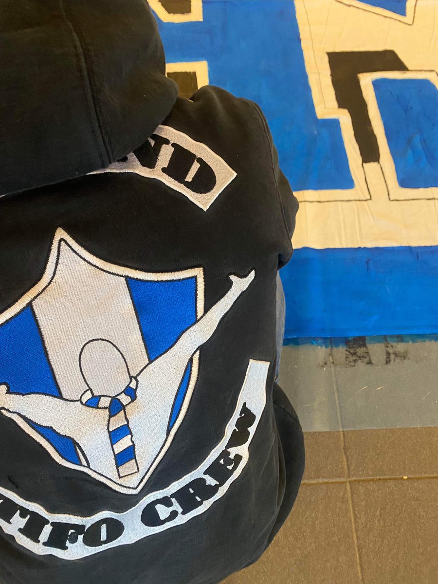 leksandtifocrew's tweet photo. Vi förbereder inför matchen mot Rögle 28 december.

För att vi ska kunna fortsätta leverera på läktaren behöver vi ert stöd!
Swisha valfritt belopp till 123 228 52 11.

Tack på förhand! 🤍💙 https://t.co/VtEfQOKofQ