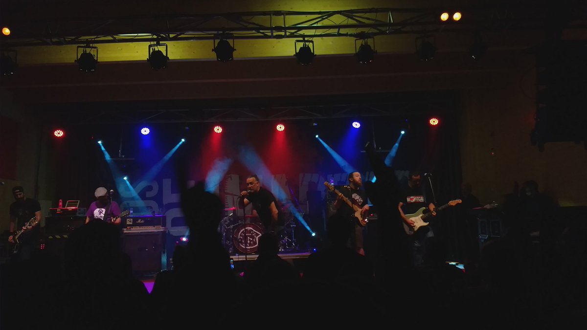 ESCAPATE.
<a href="/losdemarras/">Los de Marras</a>