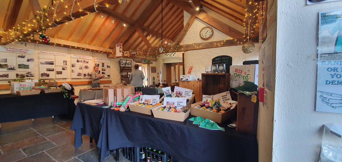 Dunster_Info's tweet photo. Just 3 hours left at the Dunster Tithe Barn today for the Festive Feast, great selection of food, drink and gifts!
#Dunster #DunsterVillage #DunsterInfo #Somerset #Exmoor #tithebarndunster #dunstertithe https://t.co/oTUQrkicc4