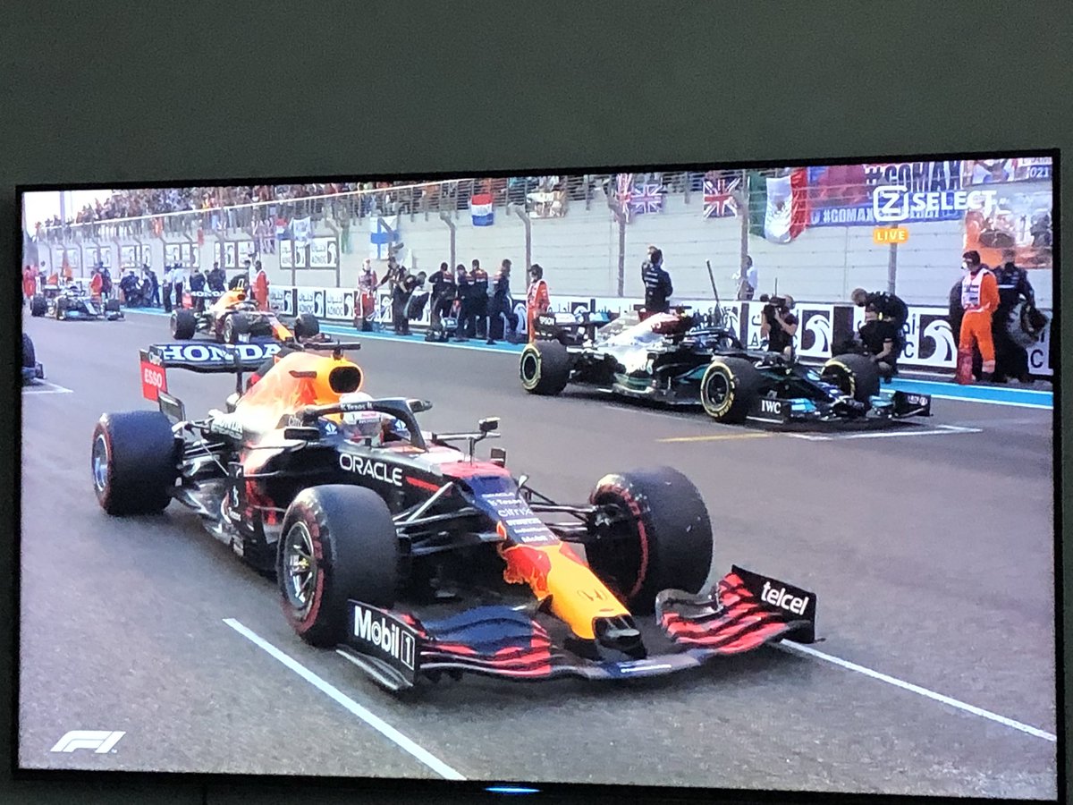 stefandevies's tweet photo. Spannend! Bedankt @Caiway voor gratis Ziggo Sport Totaal dit weekend! #AbuDhabiGP #MaxVerstappen https://t.co/vF2bZq3JRj
