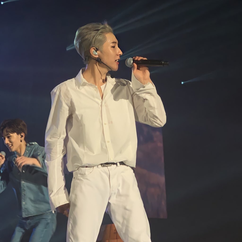 จะกลั้นหายใจจนกว่าเฮียเหรินจะหยุดหล่อ