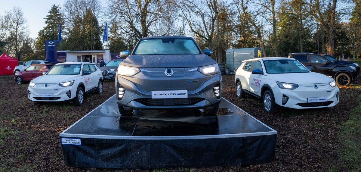 Big thanks to @SsangYongGB for bringing their powerful 4x4 vehicles to the show this year. The off-road experience was GREAT FUN - hold onto your bobble hats! 🚘 #ssangyong #countryfilechristmas