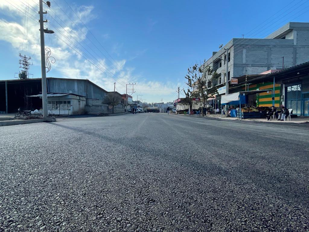 sbbfenisler's tweet photo. Bozova İlçesi Yaylak Mahallesi Menderes Caddesi, GAP İnönü Caddesi, Mahmut Yıldız Caddesi ve Mimar Sinan Caddesi asfalt serim çalışmalarımız tamamlandı.
Hayırlı olsun. https://t.co/nQSOkS9Qh0