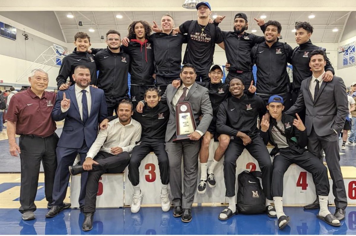 calUSAwrestling's tweet photo. 📸: @techfallsachs 

Your 2021 California Community College Wrestling State Champions - Mt San Antonio College ✅

2021 California Community College Wrestling Head Coach of the Year - Coach Rivera - Mt San Antonio College ✅

2021 Assistant Coach of the Year - Coach Dominguez✅ https://t.co/yYNAffXdOA