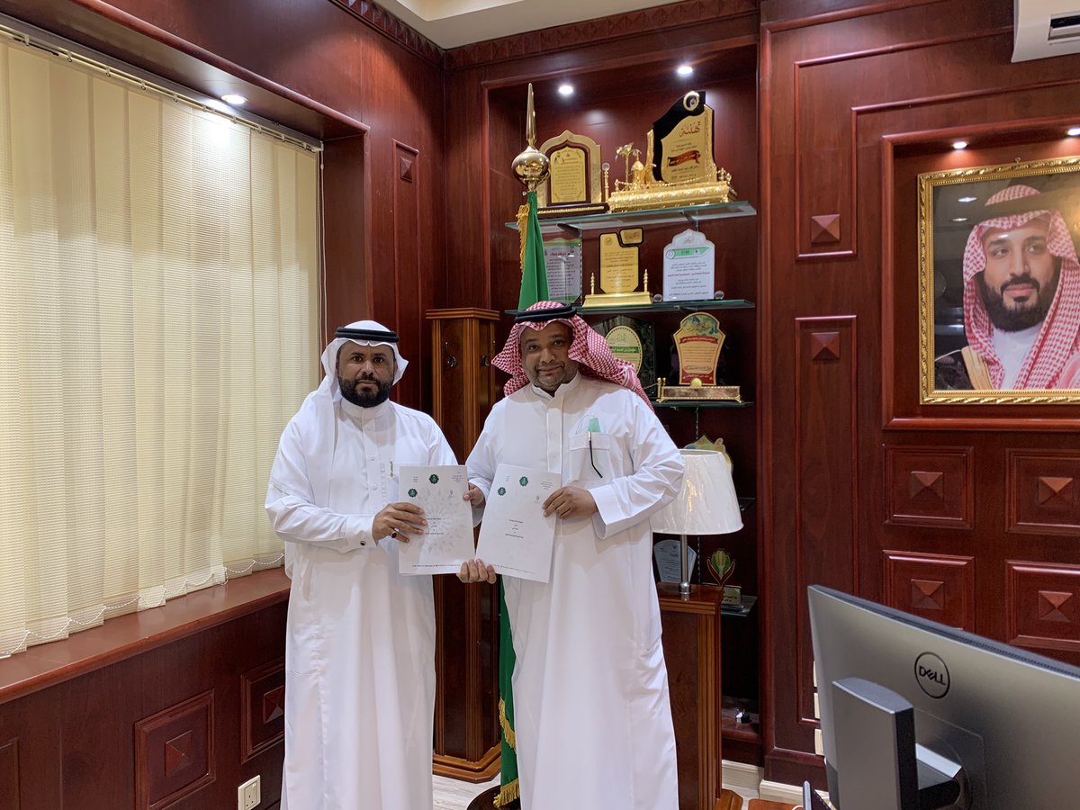 baladiat_hali's tweet photo. بلدية حلي، ولجنة التنمية الإجتماعية بالكدوة، توقعان عقد شراكة مجتمعية، وتهدف الإتفاقية لتقديم مبادرات مجتمعية نوعية. @alkedwah https://t.co/YUqsBs2u92