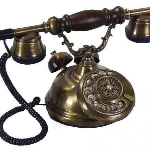 Antep'te ilk telefon santrali 1947'de 100 hat kapasiteli kuruldu. 1950'de kapasite 400'e, 1958 ise 7 bine çıktmıştır..