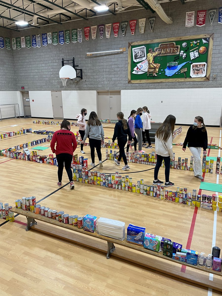 A-MAZE-ing generosity <a href="/StJosephCorCS/">St Joseph Corunna</a> 😀!  Students donated over 2000 toys and non-perishable items to Operation Christmas Tree to help make a difference for families in need this Christmas!  #sccdsb #giving #reasonfortheseason