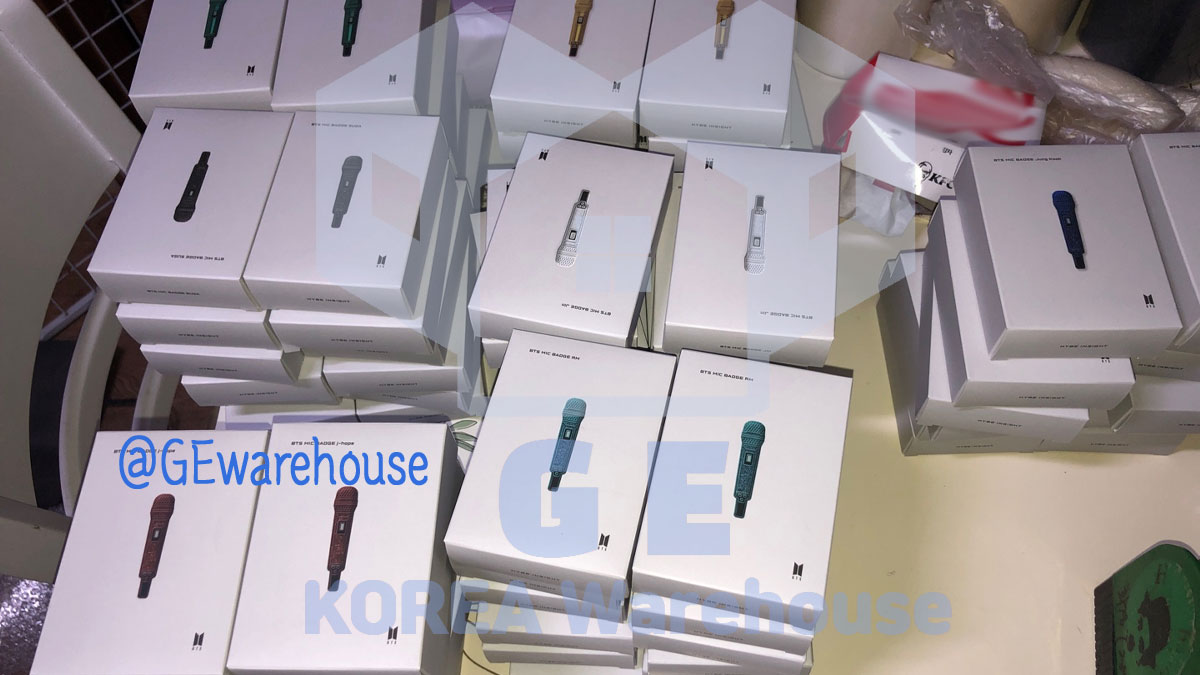 GEwarehouse's tweet photo. We're sending customer the HYBE Insight goods. Offline agency purchases are beneficial only when there are a lot of orders.
#Koreawerehouse #koreaAdress #koreasupplies #koreasupplier #warehouseagent #Warehouskorea
#GEwarehouse #KpopAgent #Hybeinsight #HYBE #BTSmicBadge #BTSgoods https://t.co/XhjpVKLcat