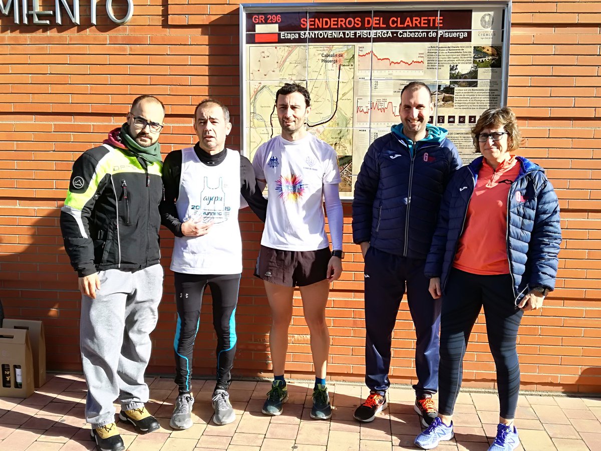 RutaVinoCigales's tweet photo. Participantes de la I Maratón Senderos del Clarete recorriendo 42km parte del #GR296 con salida y llegada en @AytoSantovenia 👏👏👏👏. !!BRAVO¡¡ Ojalá podamos ver la II edición https://t.co/Y8OaYZUzSo