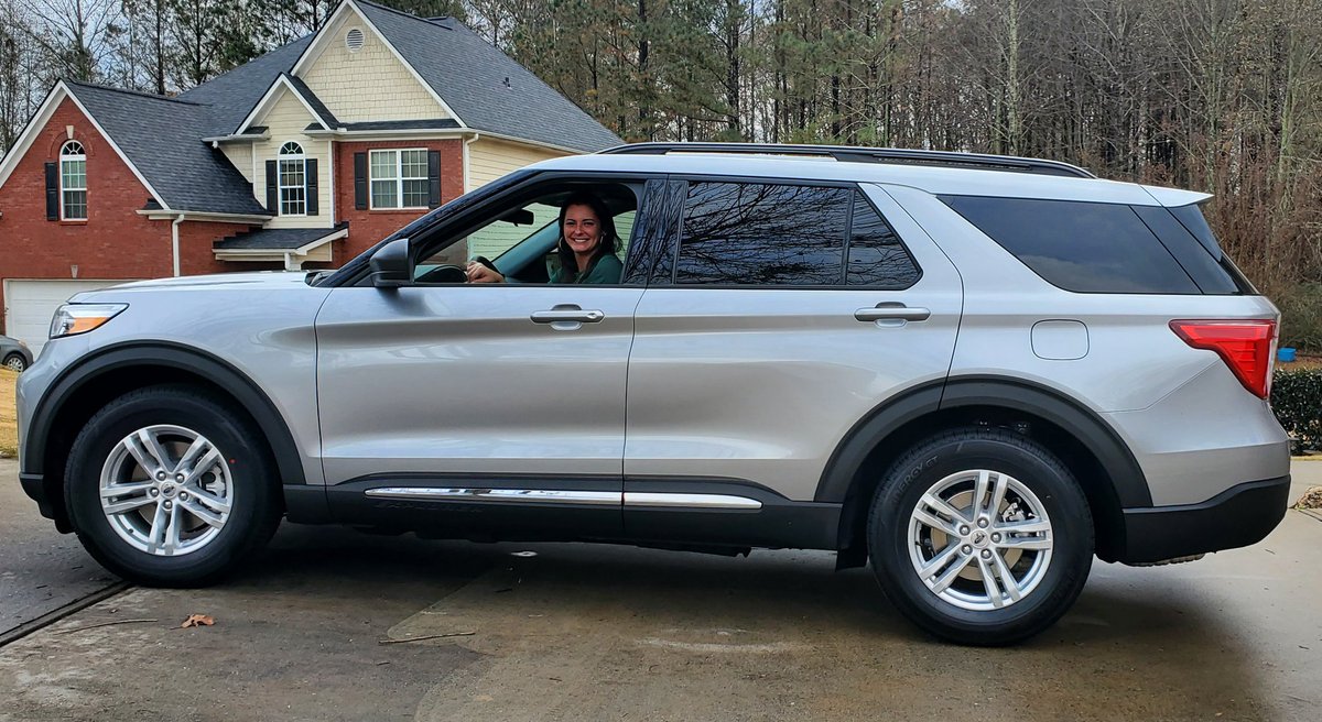 _realcassandra_'s tweet photo. Bought myself a Christmas present yesterday #2022explorer @Ford https://t.co/mqGCmGkpqI