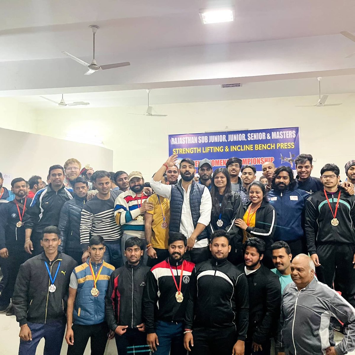 NRS_Rathore's tweet photo. राजस्थान स्ट्रेंथ लिफ्टिंग एसोसिएशन द्वारा आयोजित स्ट्रेंथ लिफ्टिंग और इंक्लाइन बेंच प्रेस पुरुष व महिला चैंपियनशिप में सम्मिलित होकर प्रतिभागियों का उत्साह वर्धन करने के साथ ही विजेताओं को पुरस्कार देकर सम्मानित भी किया। 

#RajasthanStrengthliftinAssociation https://t.co/06oOnGPnyW