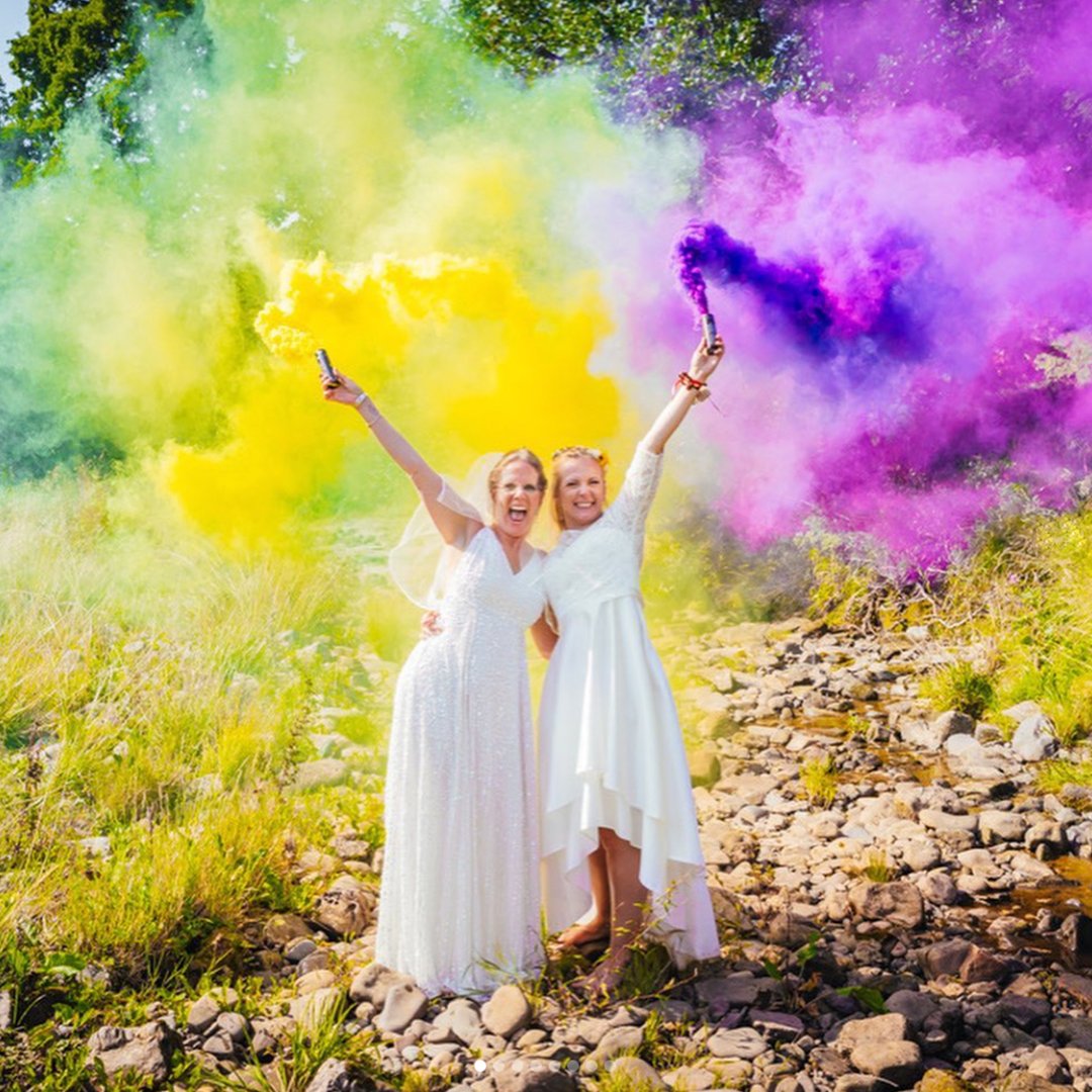 joinencore's tweet photo. We absolutely LOVE this shot from Laura and Gina Dubridge's "Bank Holiday #Wedding Weekender", with #music from the one-and-only Central Avenue (@CentralAvenue_) 😍🌈 In times like these, we can all use a #splashofcolour to brighten things up! #specialevents #encoremusicians https://t.co/bo8N2VVnsL