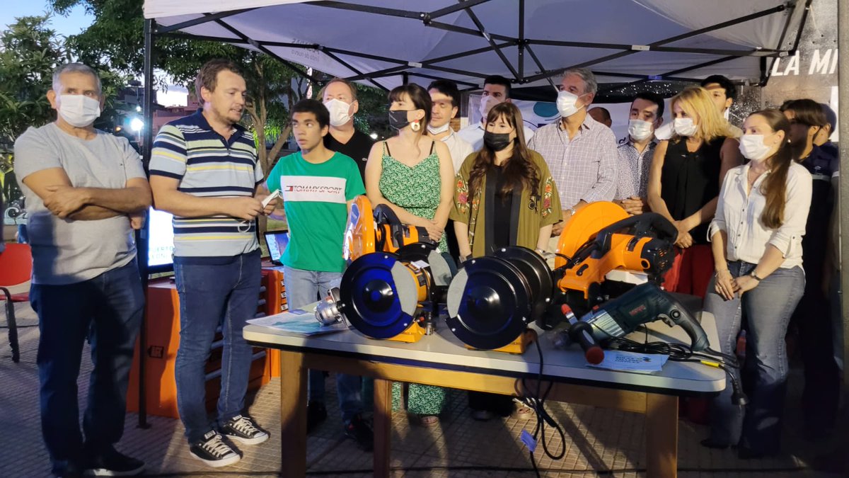 maurobonavota's tweet photo. Recorrimos la Expo de Formacion Profesional en #Misiones #Posadas junto al Ministro @miguel_sedoff , la Ministra de Trabajo @SilGimenezok y @gilsonb10. Promocionar la FP es fundamental. Cerebro la gran concurrencia y la organización. #CoNETyP https://t.co/ajlpH5z4RV