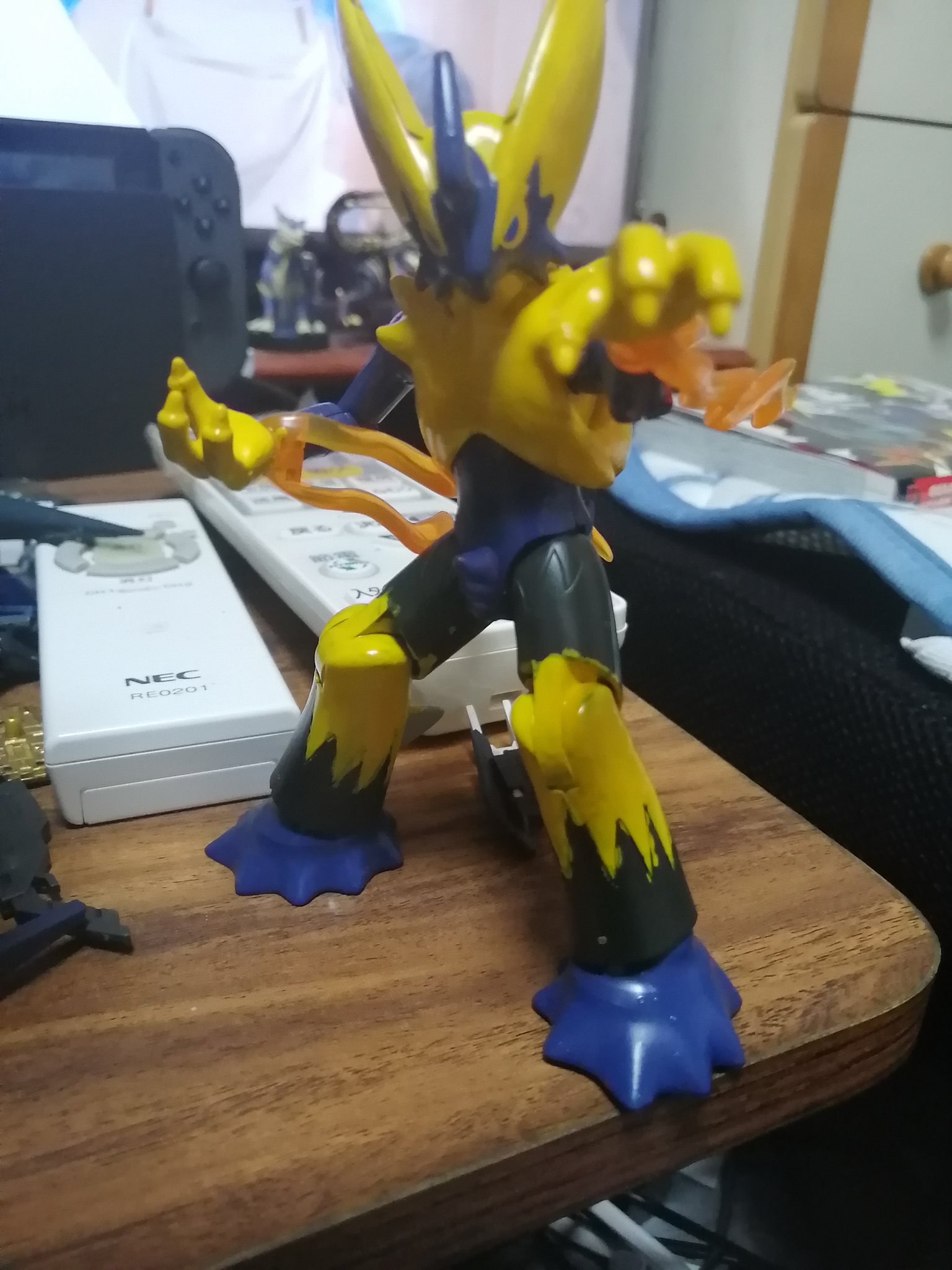 ツッチー 昨日 買ったポケプラのメガバシャーモを作って自分なりの色違いを作ってみた 塗装下手なのは許してん まだ 塗装中でもあるけど T Co 9cnmlxgxg7 Twitter