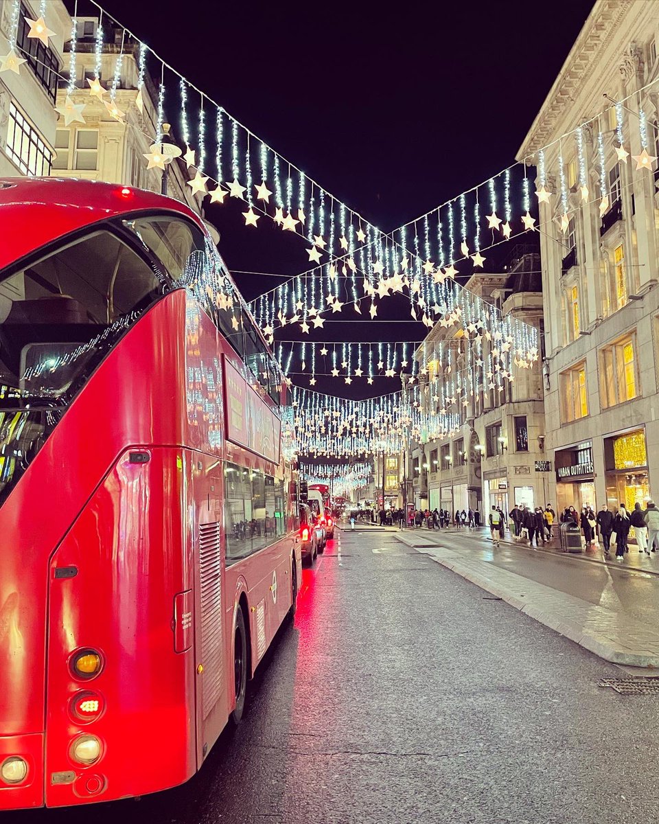 CalumDiLieto's tweet photo. London at Christmas is epic🎄✨ https://t.co/irJRnUrhJ8