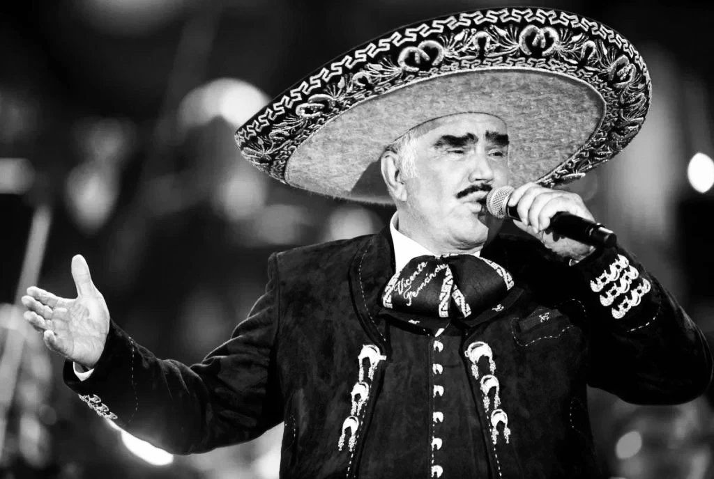 oucrimsongirl's tweet image. Vicente Fernandez was not just a singer. He was the voice of a culture. He was the voice of marginalized people. He had a natural, raw talent that rivaled a classically trained opera singer. Often imitated but never replicated. R.I.P. to El Rey. 🇲🇽#VicenteFernandez