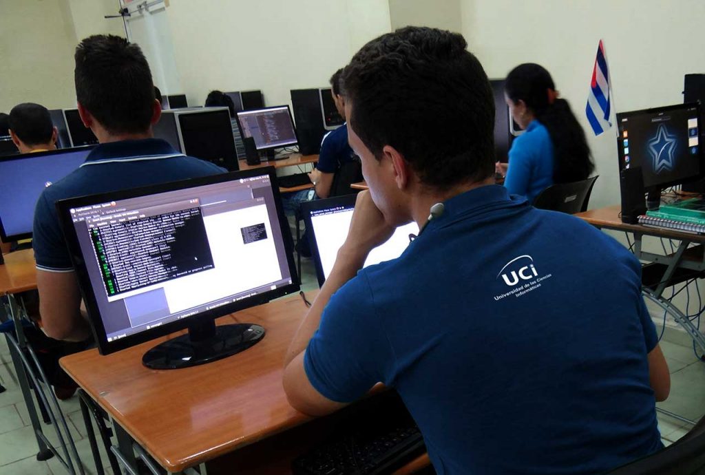 Un abrazo y felicitación inmensa a nuestros estudiantes profesores de la <a href="/universidad_uci/">Universidad de las Ciencias Informáticas</a> en el aniversario 19 de la fundación de esta emblemática institución. Sigan conectados a la Revolución como en estos tiempos de pandemia. #VamosConTodo <a href="/uci_ujc/">UJC_UCI</a> <a href="/raydelmp/">Raydel Montesino Perurena</a> <a href="/DiazCanelB/">Miguel Díaz-Canel Bermúdez</a>