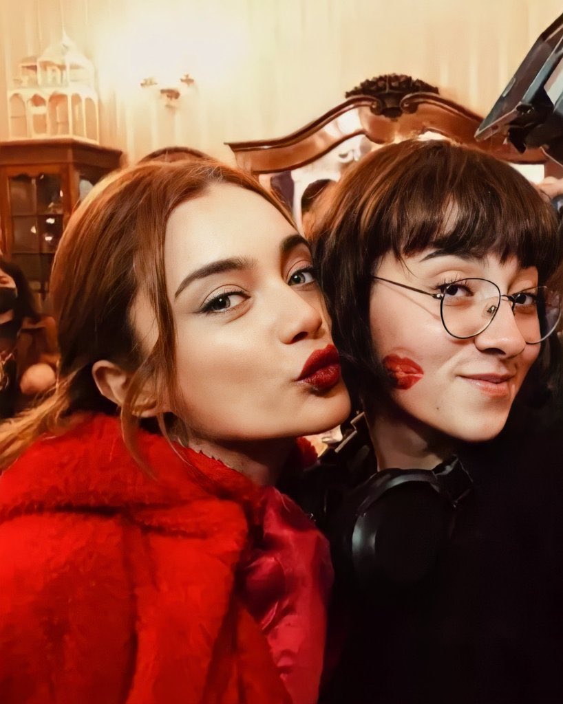 Oh my Sunshine with the red lips. #DamlaSönmez ❤️  💄 👑🔥🔥🔥
