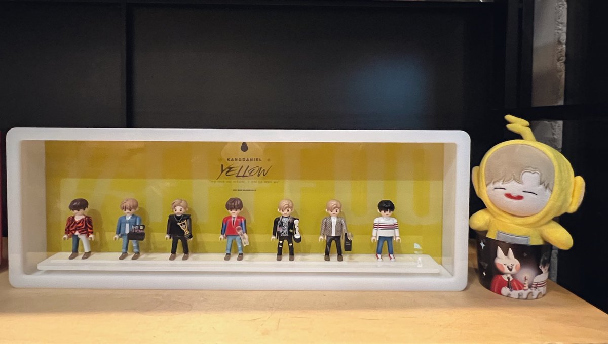kd_am1210's tweet photo. 생일날 방문이어서 북적였는데도 질서 착착 잘 지켜주고 배려해준 울니티들 덕분에 즐겁게 다녀왔습니다🙂
플모즈 피규어 앨범별 세트로 해놓으니 너무 귀엽고 너무 소장각👍 그리고 언제나 행복해 보이는 강냐옹💛과 해피녤데이❣️
@dankerbot @Flying_h_d
#강다니엘 #ColorsofDaniel #KANGDANIEL https://t.co/Hjsq1Nzglo