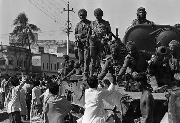 Zaralone16's tweet photo. #1971war
#SwarnimVijayVarsh
#1971IndoPakWar
#kashmirforpeace #kashmir #rahbaredawar #sofiekashmir #IndianArmyForAwaam #jashnegurez  #merakashmirbadalrahahai #IndianArmy #herosof1971 #IndoPakWar1971 #bravehearts #azadi #vijaydiwas https://t.co/x4SWvn2Uil