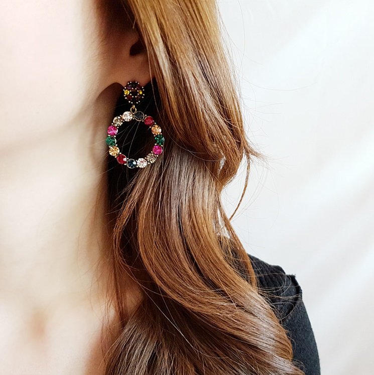 smartstore.naver.com/vaginavictory/…

오래간만이죠. 눈깜짝할새에 연말시즌이라 이벤트제품 준비했습니다. 1만원 귀걸이 랜덤박스에요. 한정수량이고, 스토어찜고객님께만 드려요!
링크를 누르면 랜박페이지로 연결됩니다. 사진속 제품은 신상이에요. 겸사겸사 구경 오세요:)