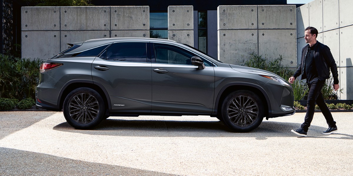 LexusUK's tweet photo. Stronger and sportier. What do you think of the #LexusRX Premium Sport Edition? https://t.co/7jSpYZaYUp