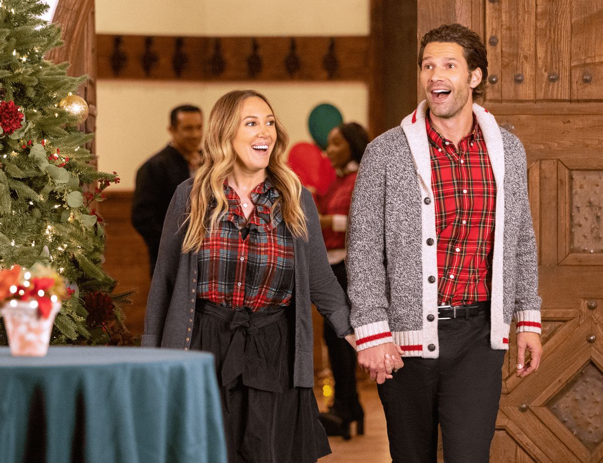 people's tweet photo. PEOPLE Presents: Blending Christmas premieres tonight at 8 p.m. ET/PT on Lifetime. Be sure to tune in! https://t.co/iZbSTI4mVE