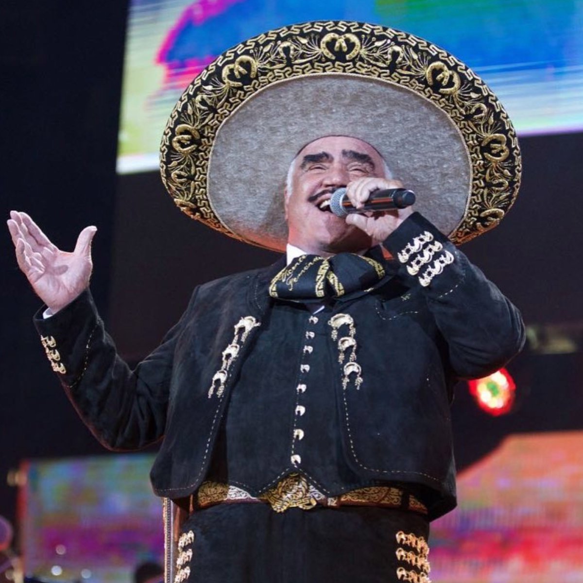 Seguirá siendo El Rey.

QEPD. Don Vicente Fernández (1940-2021).