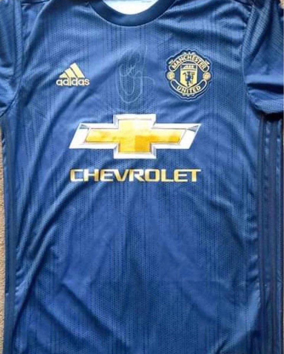 RYCOBFC's tweet photo. Our Shirt Raffle has only two weeks left! Fundraising really is the lifeline of a club like ours! Whether you support LFC or MUFC is irrelevant, if you support a local community club then please buy some tickets! 🖤💙

Please RT. 🙏🏽

@IsleofManFA @ManxFootyPod @Hatty1970 https://t.co/snMi7kE6M2