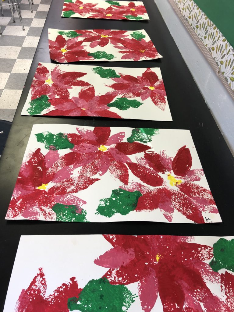 atpearthkeeper's tweet photo. Got sponges? Watercolors? Cut out shapes and create pretty poinsettias.I love this art activity in my December children's writing workshops -a great way to end our writing frenzy and zone out in colors. 

#pointesettias #easyartactivity #childrensart #kidlit  #spongeart https://t.co/3FnXDI5lFz