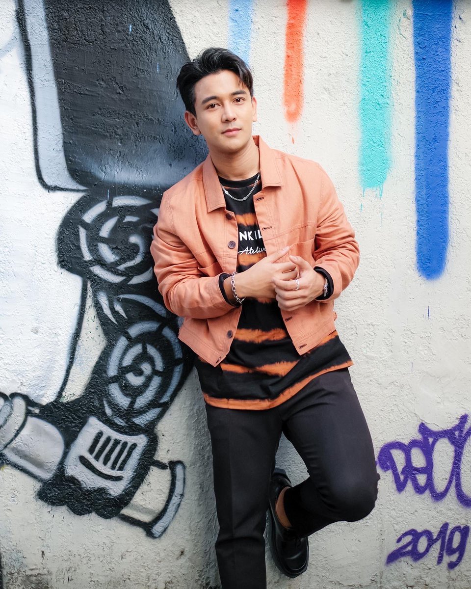 RepostBy @gunnapat23: 
"นอกจากจะไม่มีไข้ แล้วก็ไม่มีใครด้วยครับ 🤔😉
<a href="/painkiller/">Haters gonna Hate</a>  #gunnapat #gunnapat23