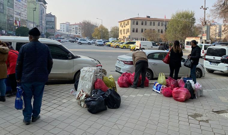 Azerbaycanlılar Iğdır'a gelerek alışveriş yapmaya başladı.

1 Azerbaycan Manatı = 8,16 Türk Lirası