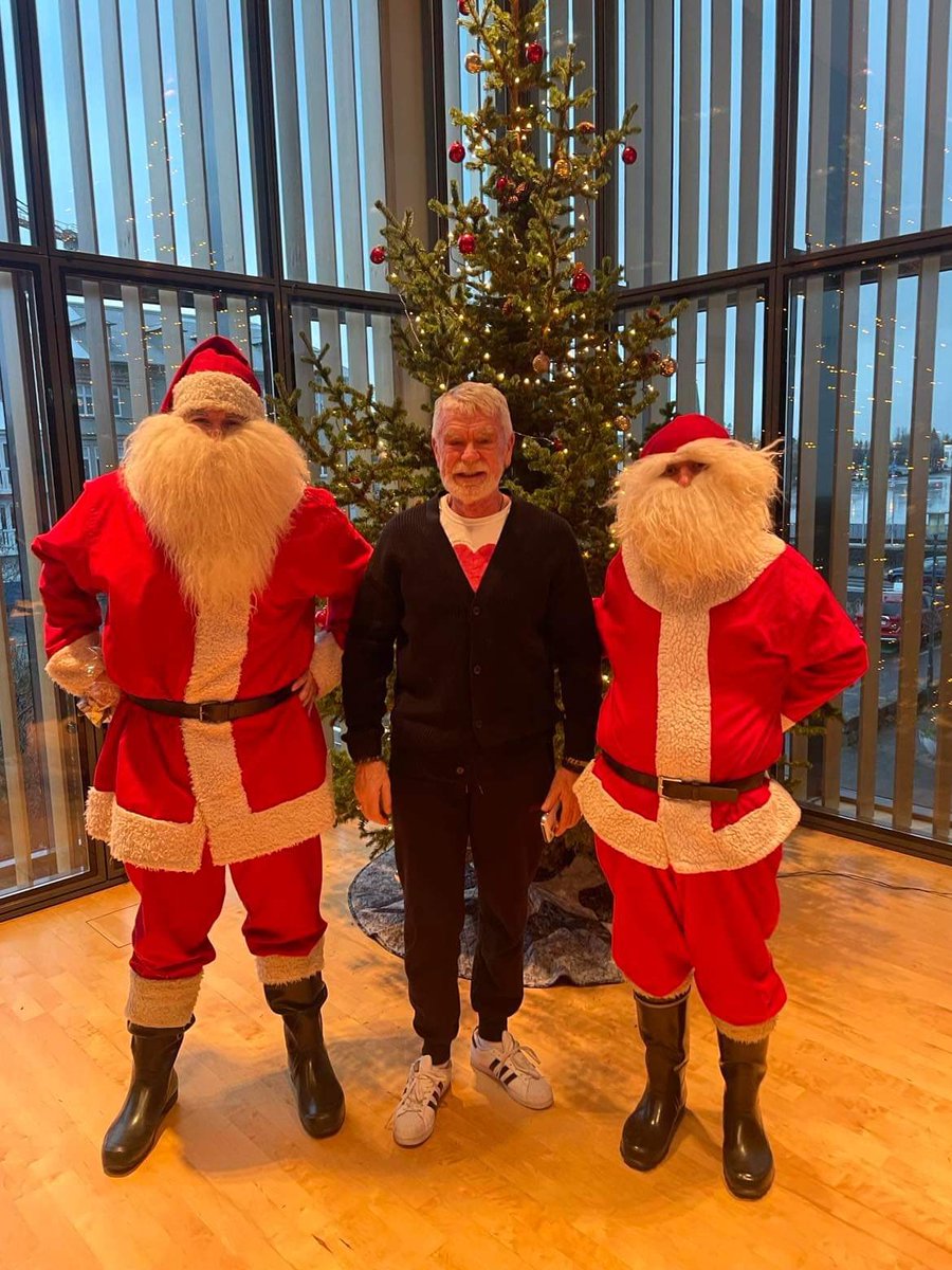 Kertasníkir leppalúði og stúfur á jólaballi i alþingi i dag hó hó hó